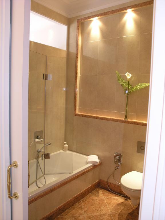Apartman Lux Skroupova Apartment การ์โลวีวารี ภายนอก รูปภาพ