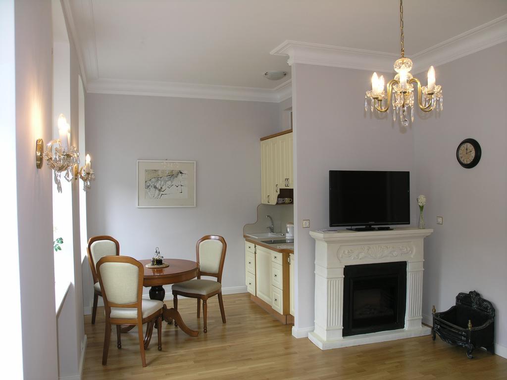Apartman Lux Skroupova Apartment การ์โลวีวารี ภายนอก รูปภาพ