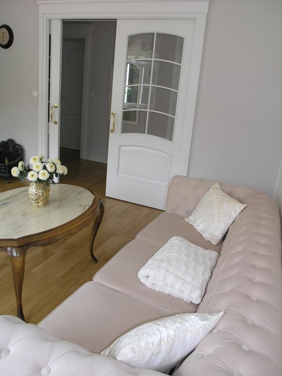 Apartman Lux Skroupova Apartment การ์โลวีวารี ภายนอก รูปภาพ